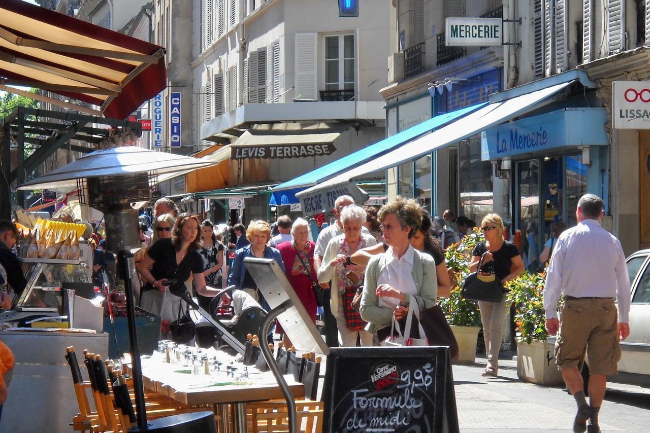Levis Charming Place Parijs Buitenkant foto